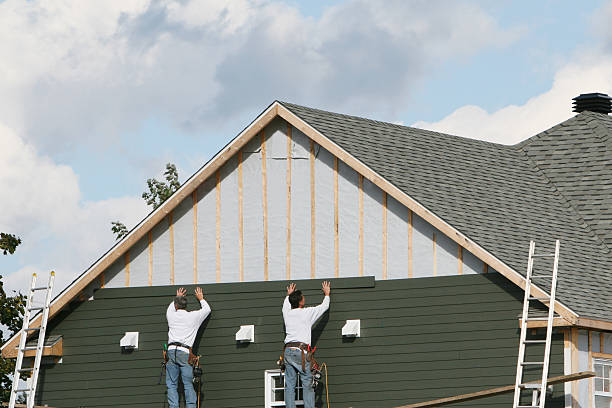 Professional Siding technician working in Morrow, OH